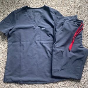 Figs charcoal gray Catarina M and Yola M